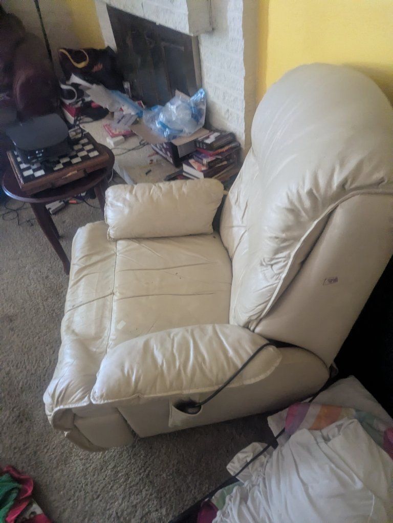 Massage Recliner Chair – $20