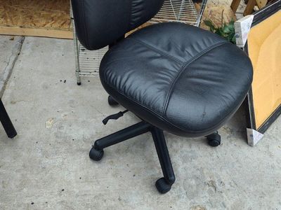 Black Leatherette Swivel Office Chair - Adjustable Height, Rolling Base