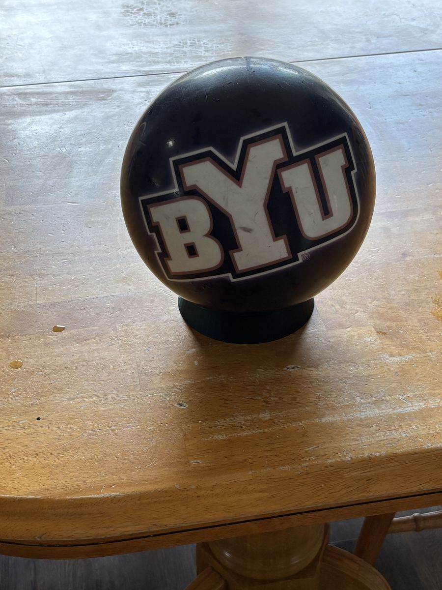 BYU Plastic Bowling Ball 14 lbs
