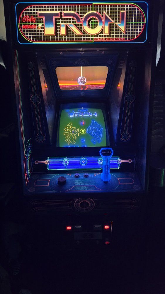 Original 1982 Bally Midway TRON Arcade Game – Fully Working