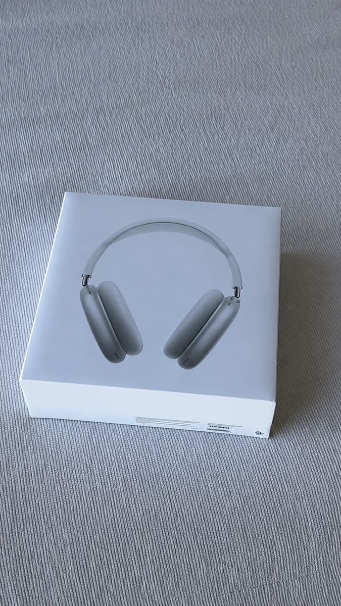 Apple AirPods Max Over-Ear Headphones - Silver (Brand New, Sealed)