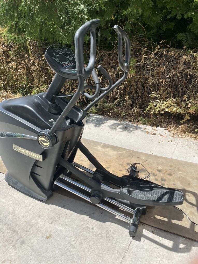 Octane Elliptical Q45e