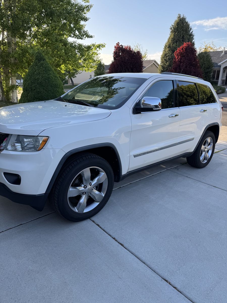 2012 JEEP GRAND CHEROKEE Overland Summit