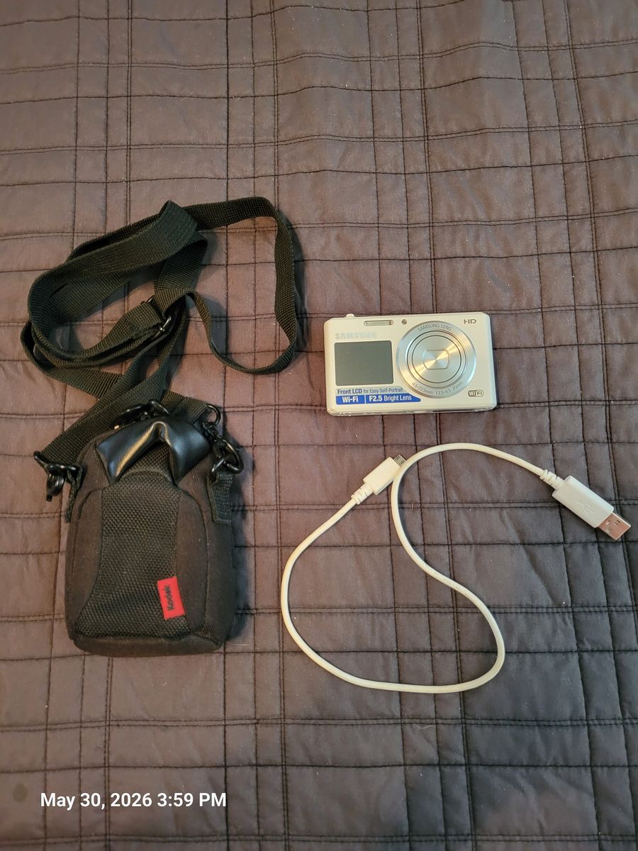 Samsung DV150F 16.2MP Smart WiFi Digital Camera w/Carry Bag