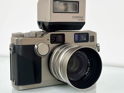 Contax G2 w-TLA200 Flash, 45mm Lens