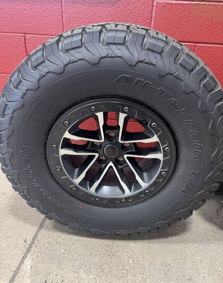 315/70/17 Off-road tire