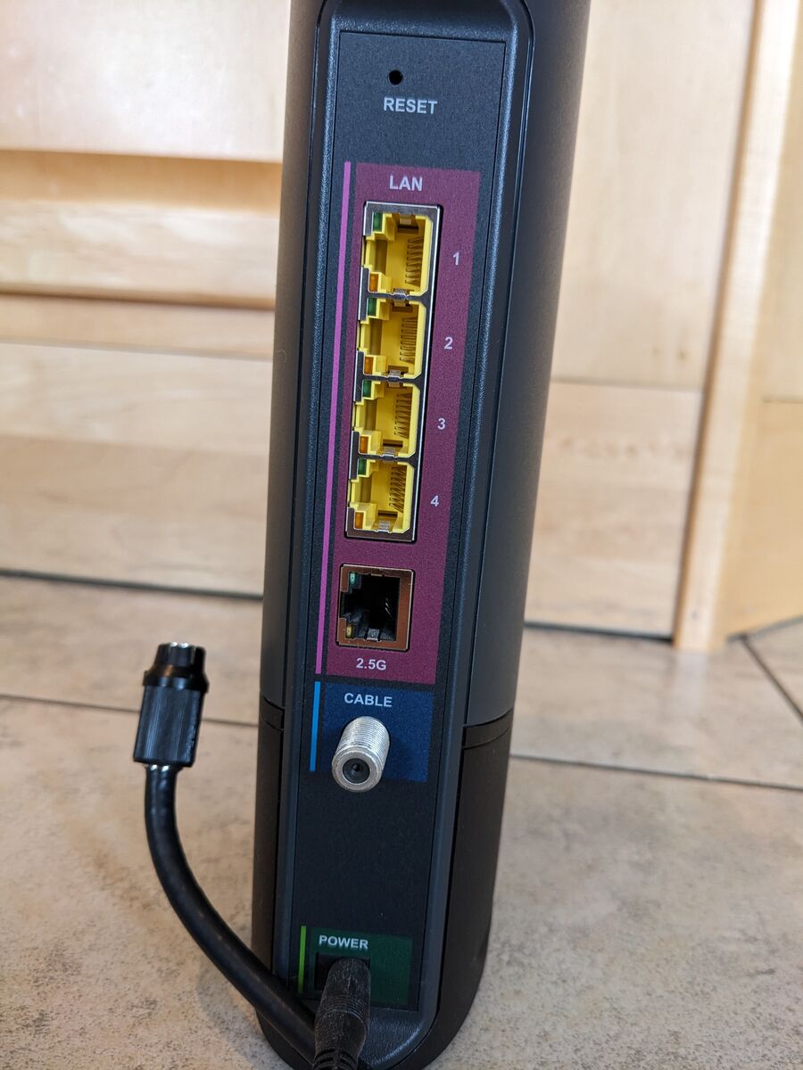 Router - Coaxial Cable-in, 2.5 G ethernet out - Works great! Excellent condition!