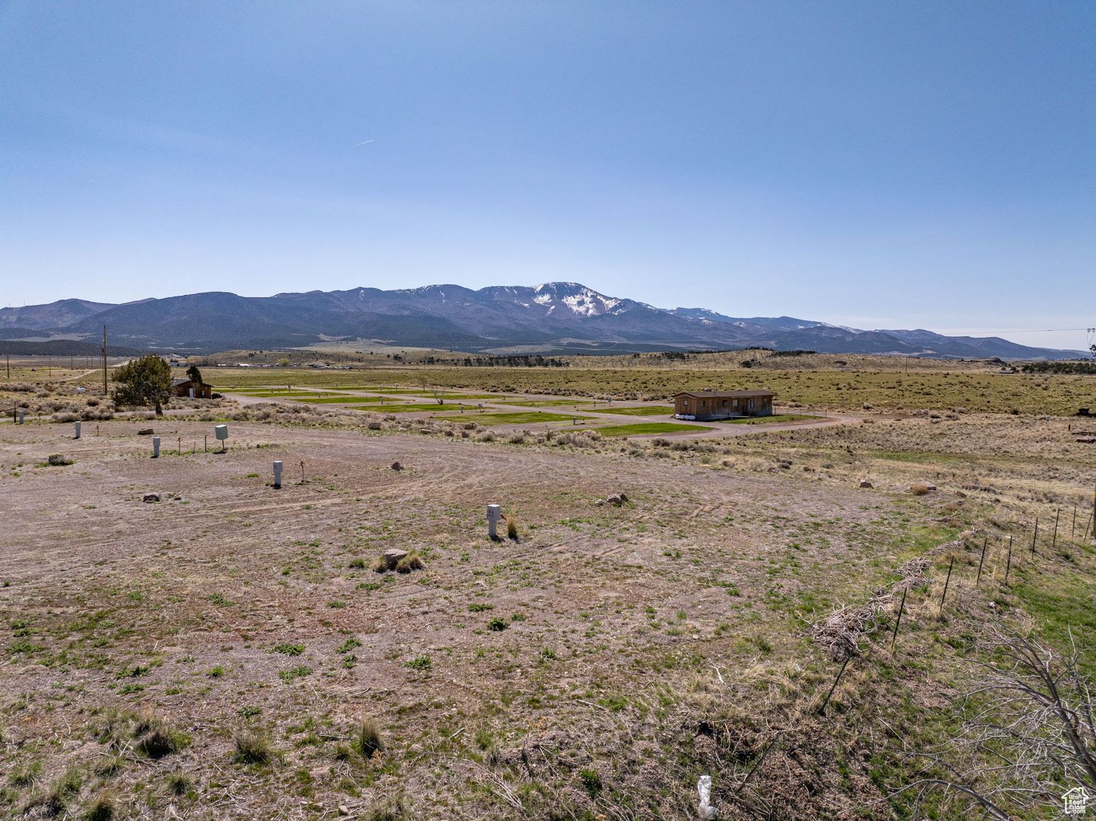 Main image 4