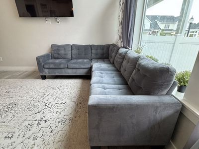 Modern Gray Velvet Sectional Sofa with Tufted Cushions