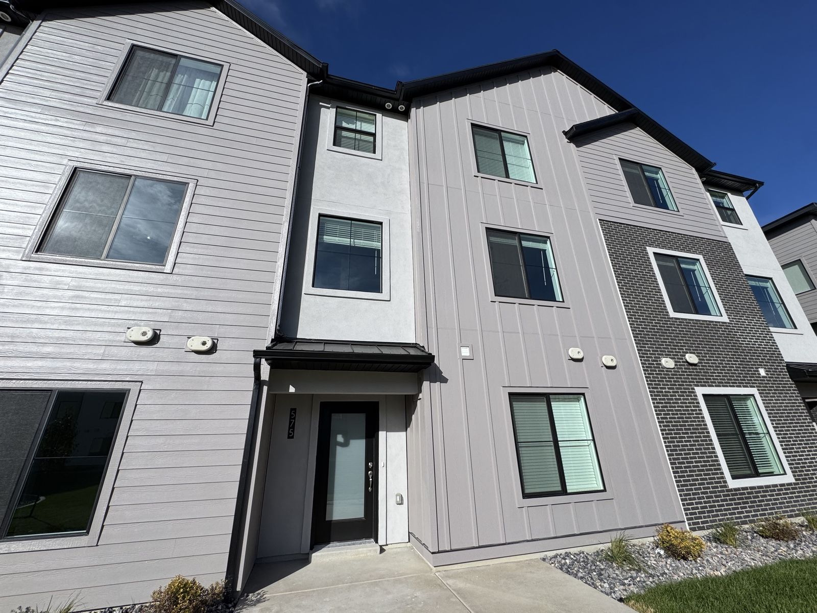 Room for Rent in a BRAND NEW Salem Townhome