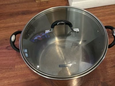 Tramontina Professional 16 Qt Stainless Steel Stock Pot with Lid - 4 Gallon