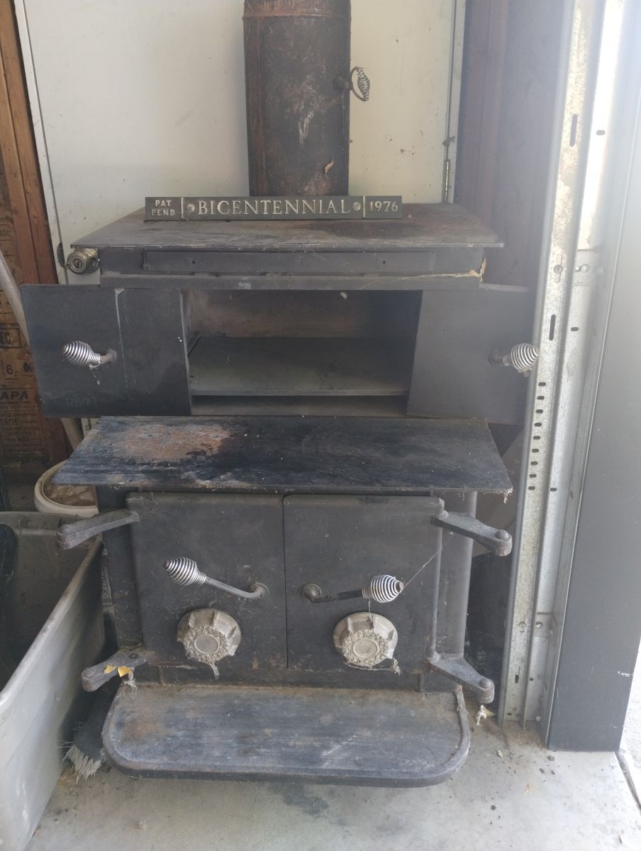 VINTAGE BICENTENNIAL WOOD STOVE