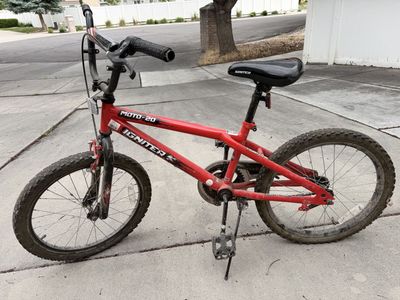 Igniter Moto-20 Red BMX Bike - 20" Wheels, Used Kids' Bicycle