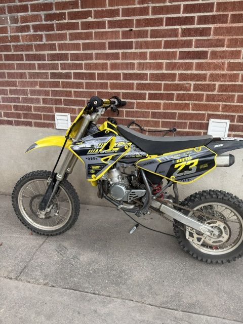 2016 Suzuki RM85 Dirt Bike Off-Road Motorcycle - Yellow/Gray Custom Graphics