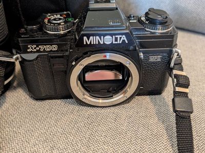Minolta X-700 SLR Film Camera Kit with Minolta 50mm, Sigma 70-210mm Lenses & Lowepro Bag