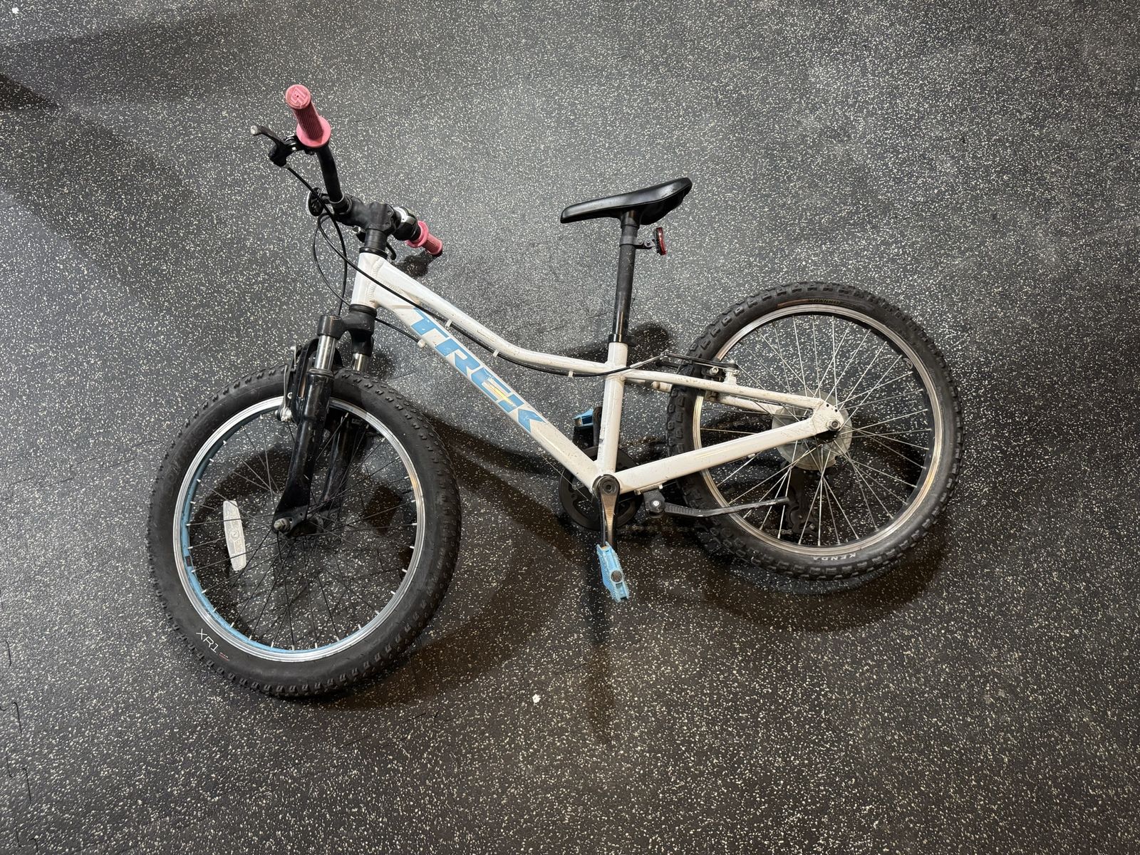 Trek MTB 200 Girls Mountain Bike