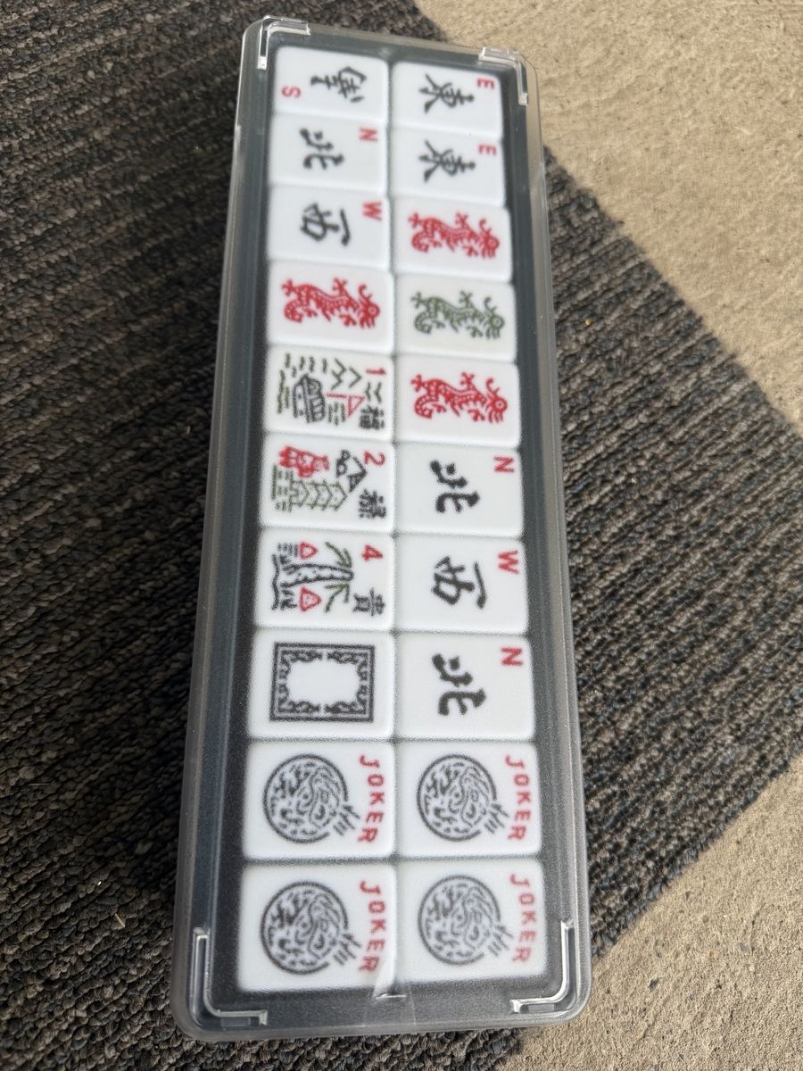 Vintage Mahjong Travel Set with Joker Tiles in Clear Case