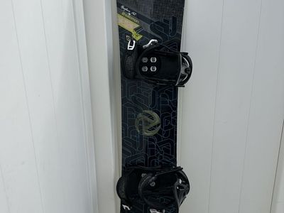 Salomon Surface 162 Snowboard with Bindings