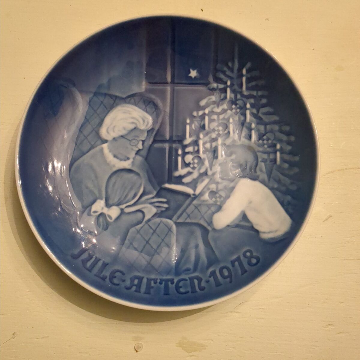 1987 Christmas plate