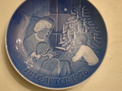 1987 Christmas plate