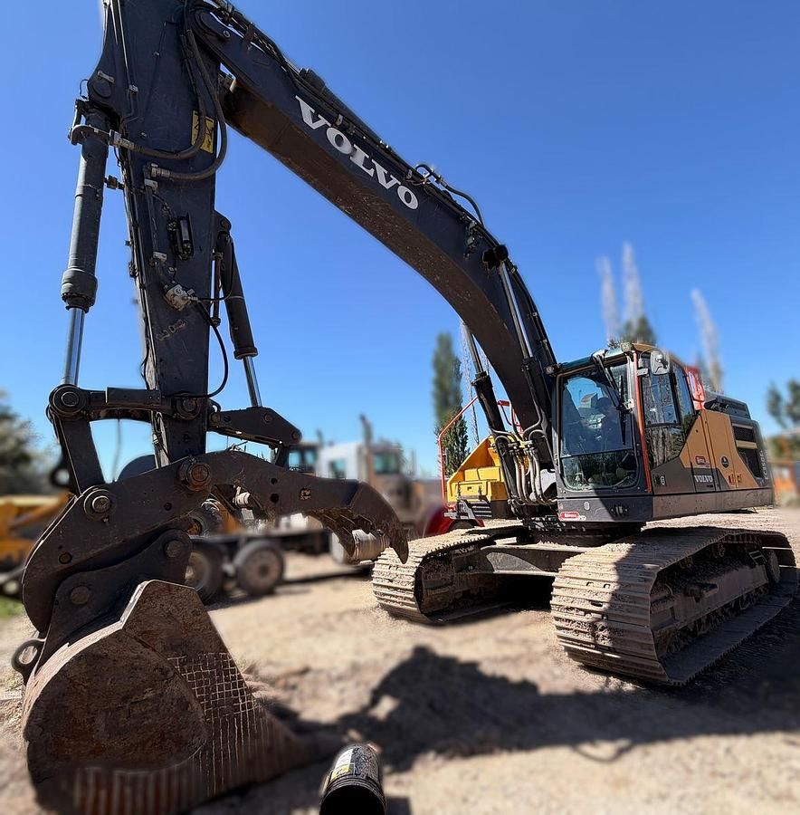 2023 Volvo EC350EL crawler excavator, 3,548 hours, 35 ton