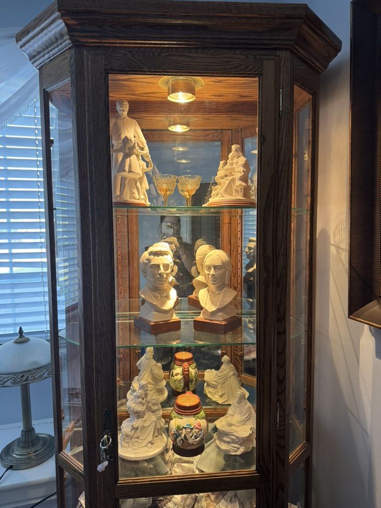 Beautiful Oak Curio