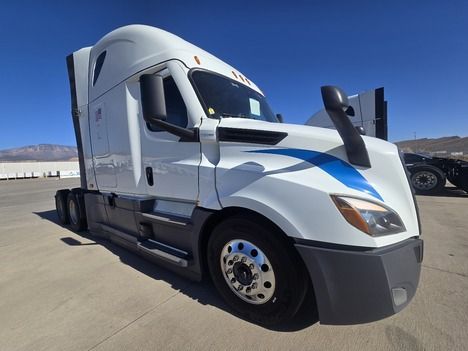 2022 Freightliner Cascadia 126
