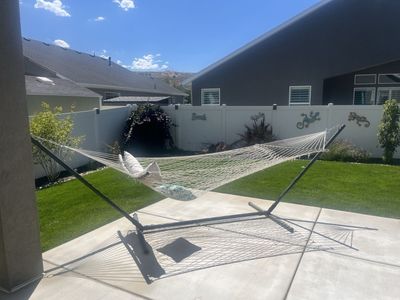 Hammock with Stand - White Woven Rope Hammock and Black Metal Frame