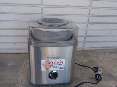 Cuisinart 2 quart ice cream maker