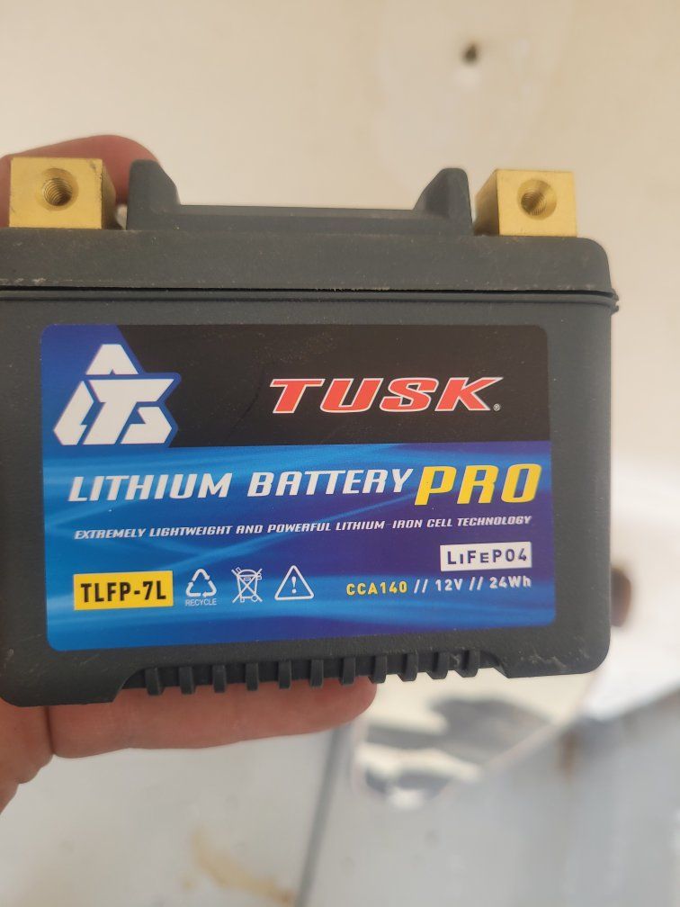 Tusk Lithium Pro Battery TLFP-7L And Charger