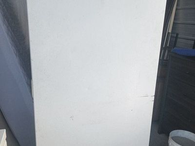 upright freezer works