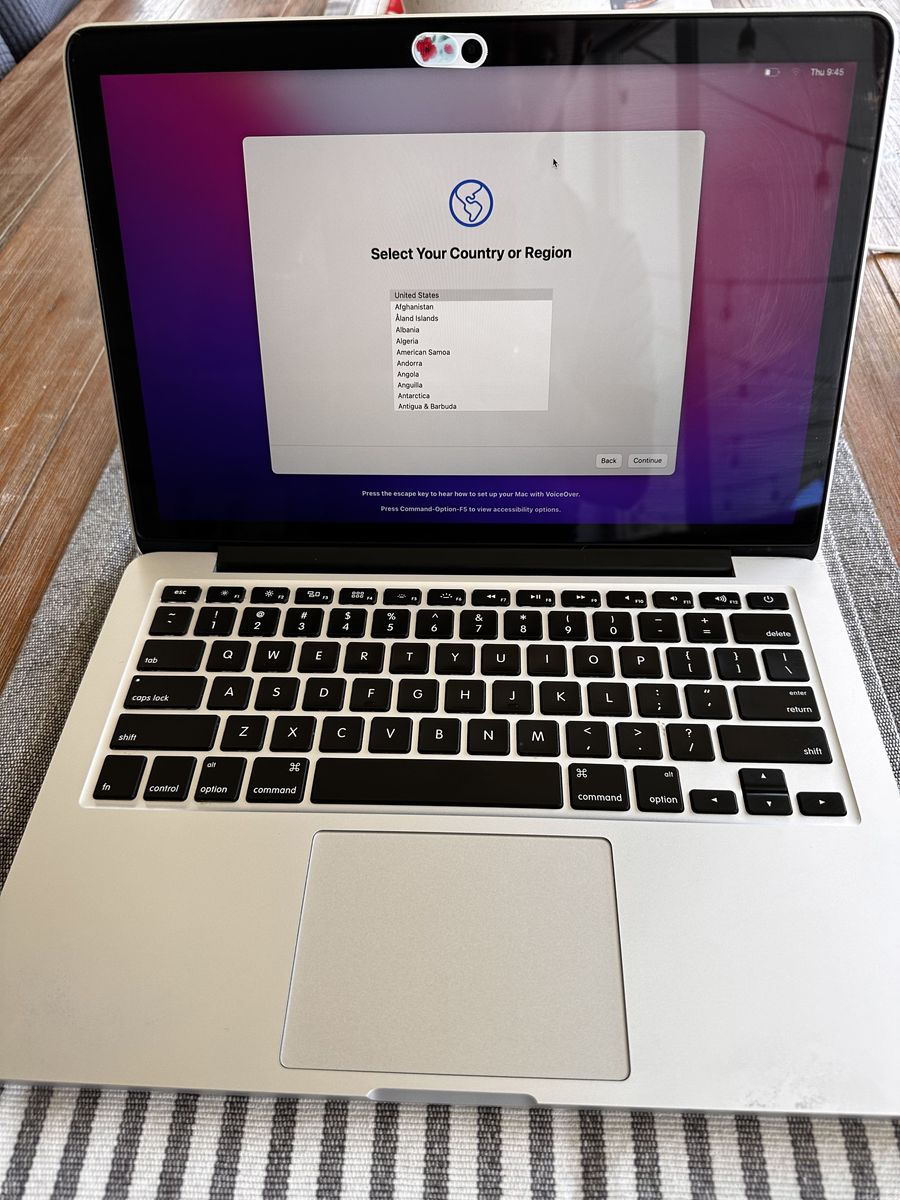 2015 MacBook Pro 13” – Excellent Condition – 256GB SSD – Intel i5