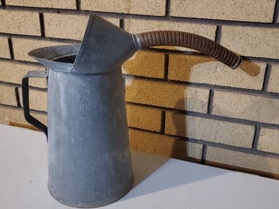 Vintage Dover 1 Qt Liquid Metal Oil Can with Flexible Spout