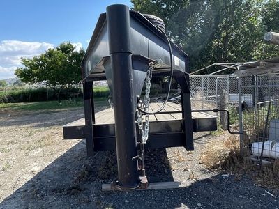 1977 Bean 3 axle heavy duty flatbed trailer
