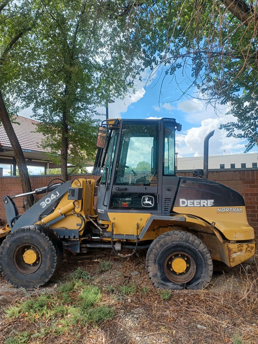 2011 John Deere loader