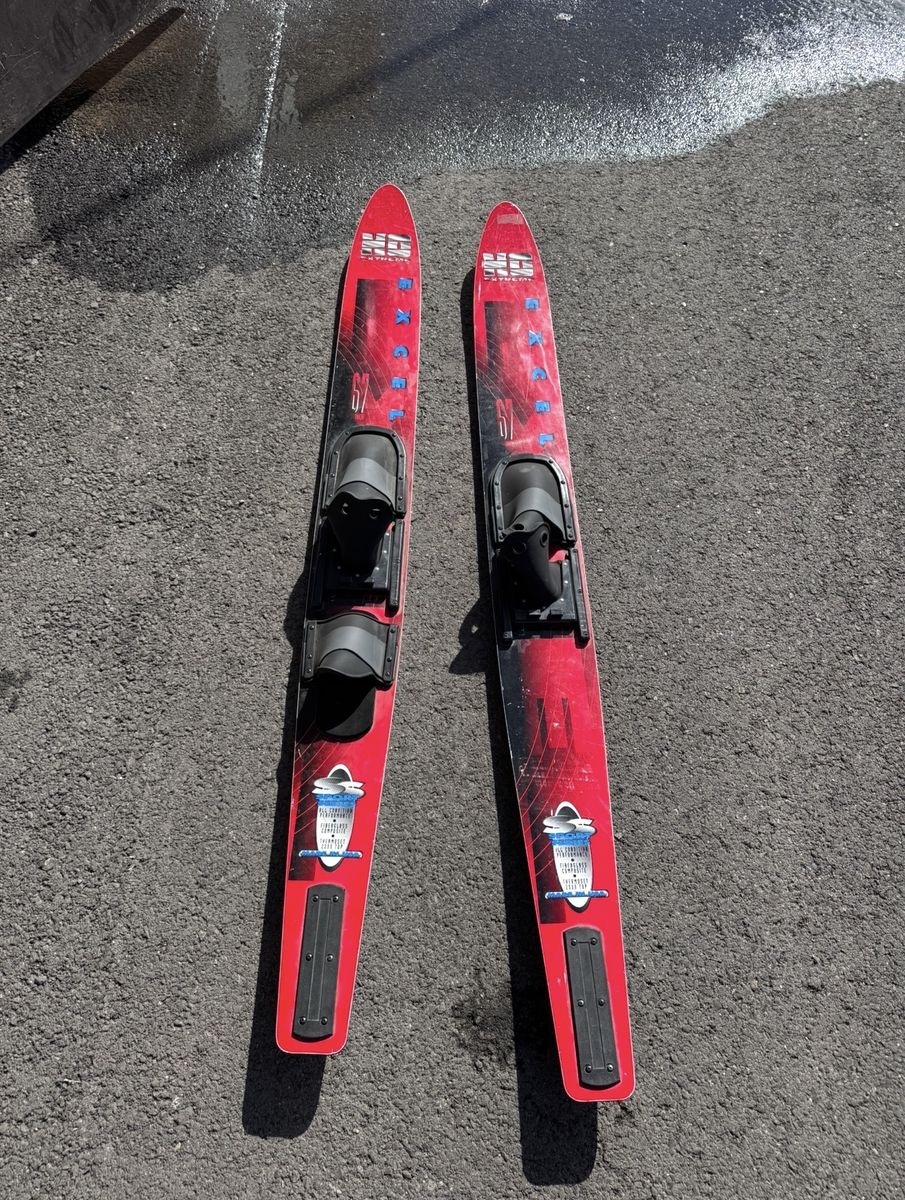 HO Extreme Waterskis (like new)