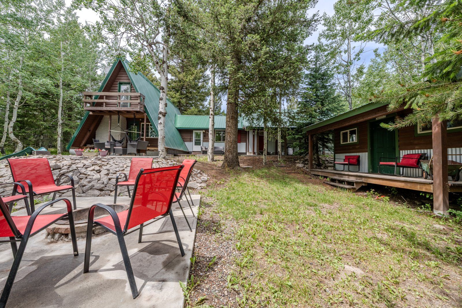 Island Park Yellowstone Cabin – 3.5–4 Hrs from SLC, Sleeps 14, Bunkhouse