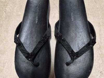 Hillard & Hanson Black Beaded Thong Sandals - Women's US Size 7