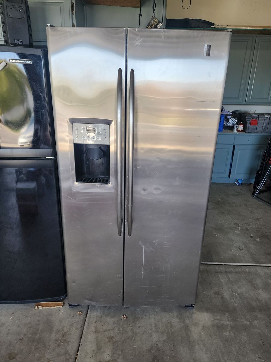 GE Side by Side Refrigerator