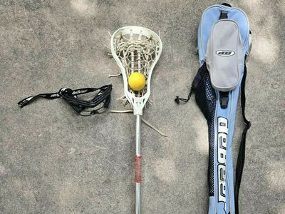 42.5" Women's Debeer Attack/Midfield White Lacrosse Stick Blue Bag Adjustable Strap deBeer Goggles Ball