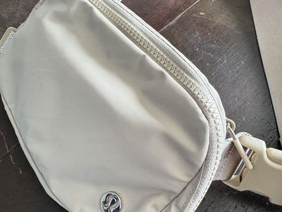 Lululemon Everywhere Belt Bag 1L White Opal $18