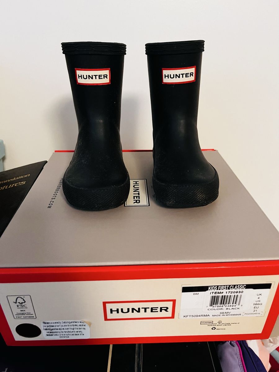 Rain Boots Size 4 - Hunter brand Waterproof