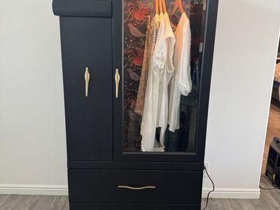 Display cabinet or wardrobe