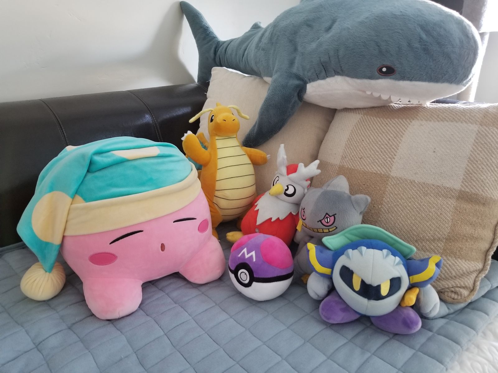 Plushies (Kirby, Pokémon, Blahaj)