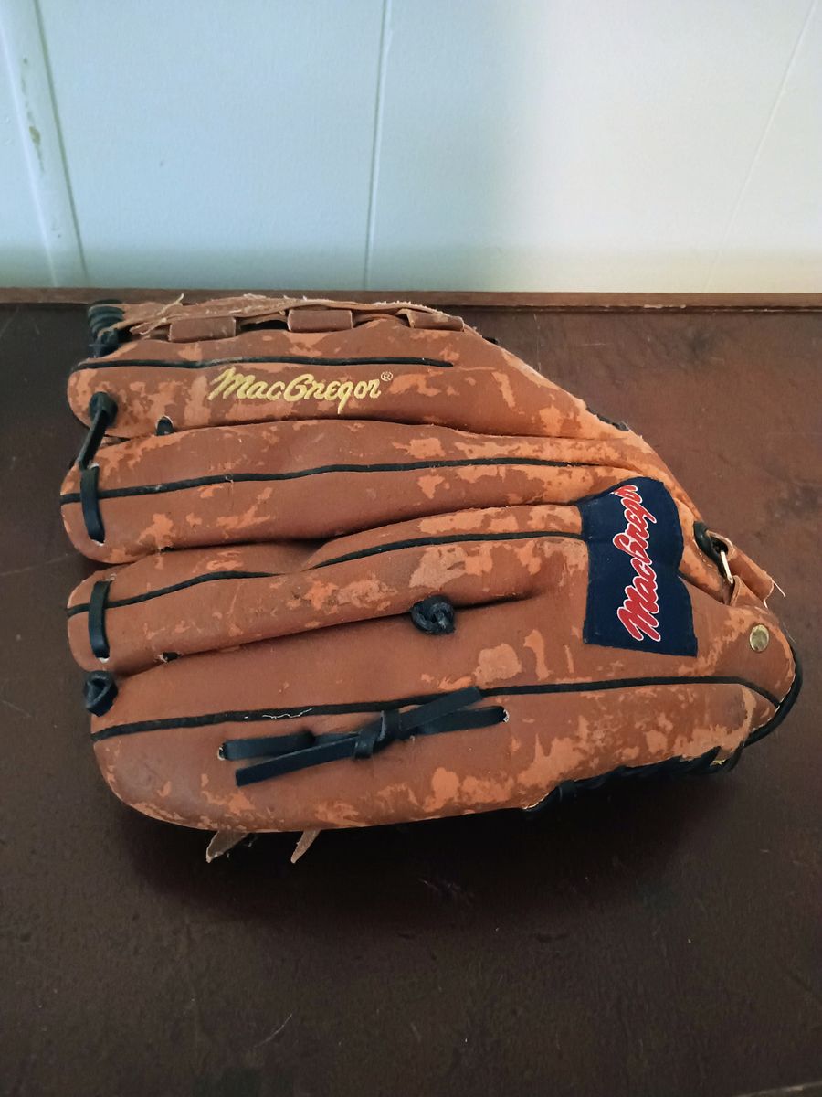 Macgregor Baseball Mitt