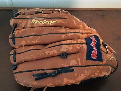 Macgregor Baseball Mitt