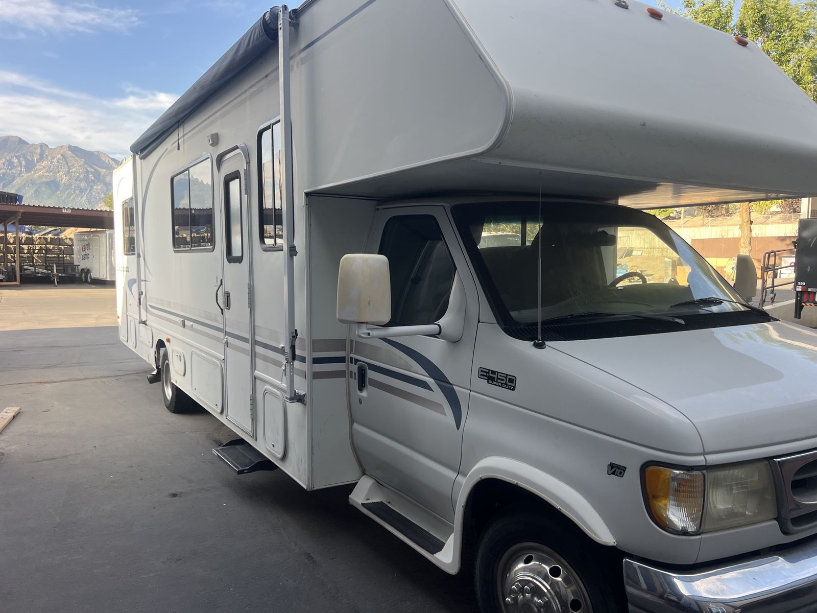 1999 Ford E-450 and Econoline 450 