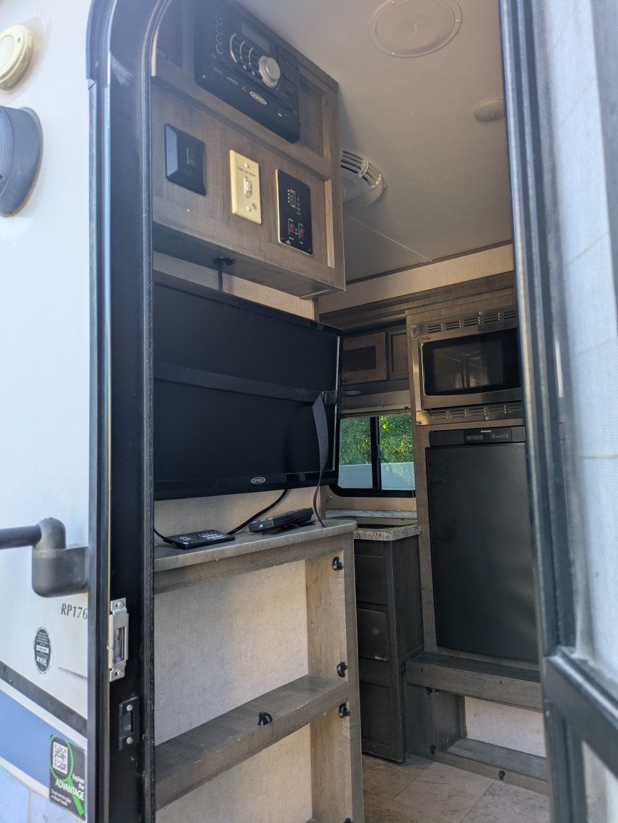 Main image 15