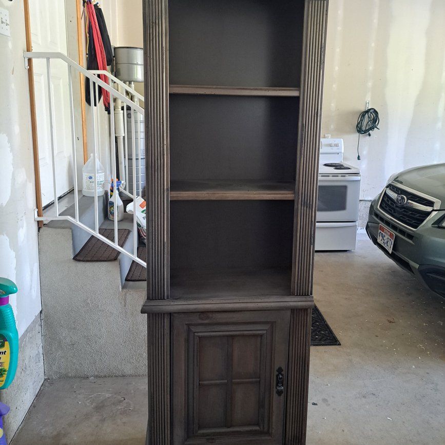 Book Shelf with cabinet