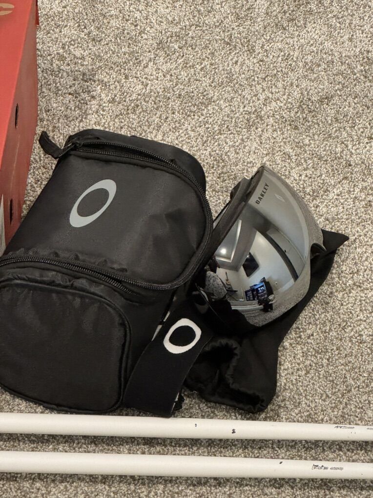 Oakley Flight Deck Ski Goggles Size Medium